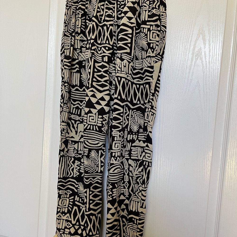 Black and Tan Geometric Print Pants Size Small - Picture 5 of 7